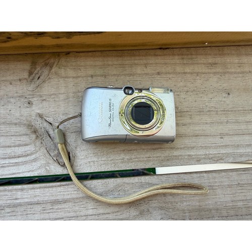 Canon powershot sd890 - canon,