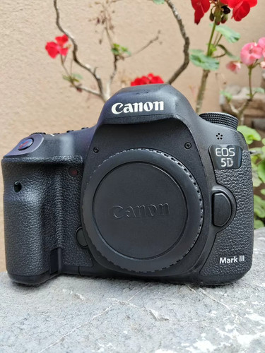 Canon eos mark iii 3mp - 5d,